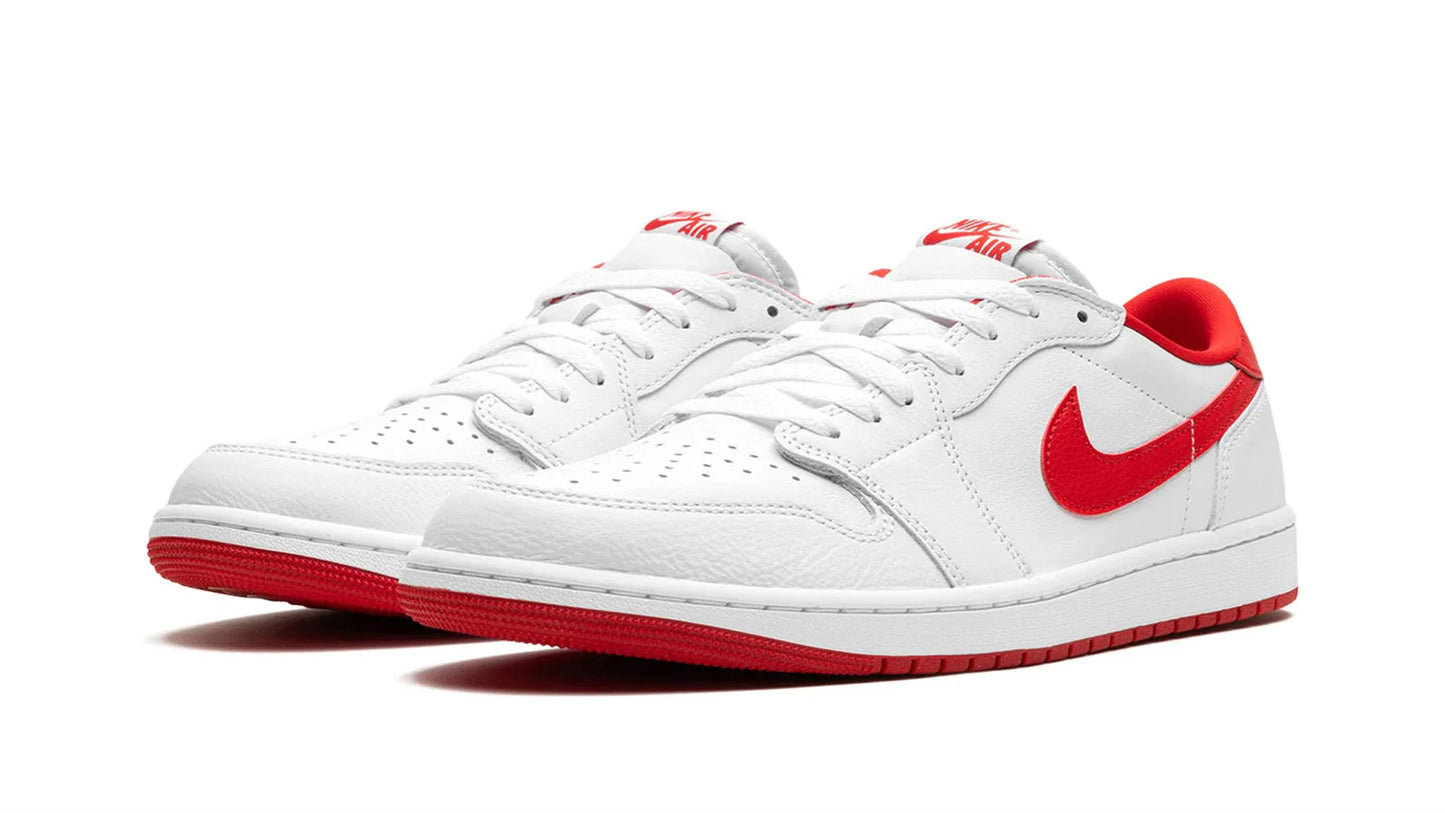 AIR JORDAN 1 MID WMNS University Red