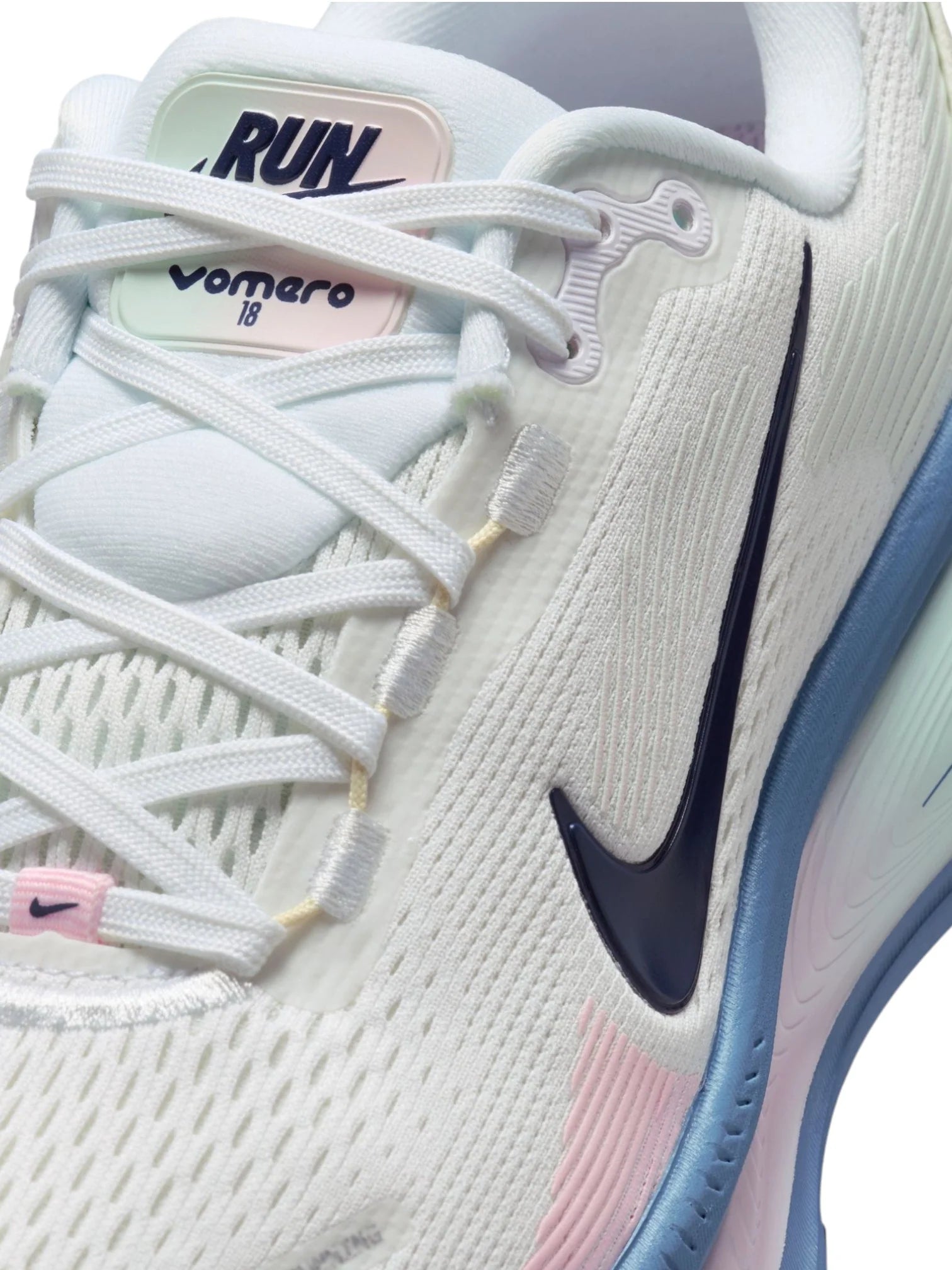 Nike Vomero 18 Womens Shoe