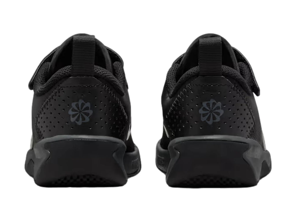 Tenis Nike Omni Multi Court Negro para Niño