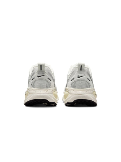 Nike Vomero 18 Womens Shoe