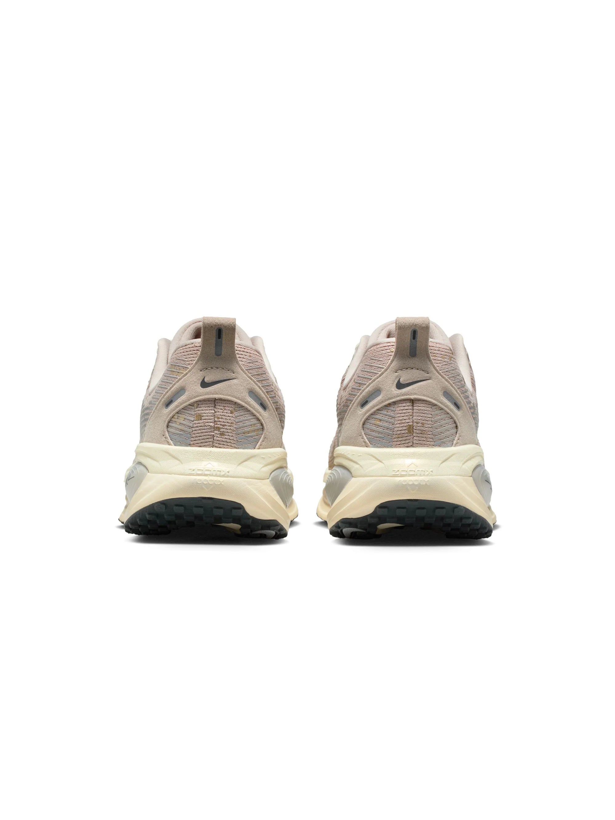 Nike Vomero 18 Womens Shoe