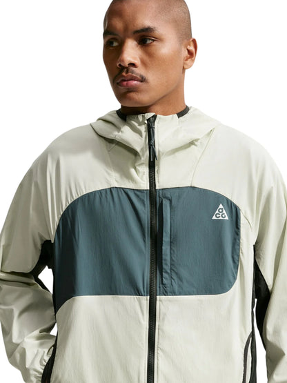 Nike Mens ACG Five Towers UV Protection Jacket