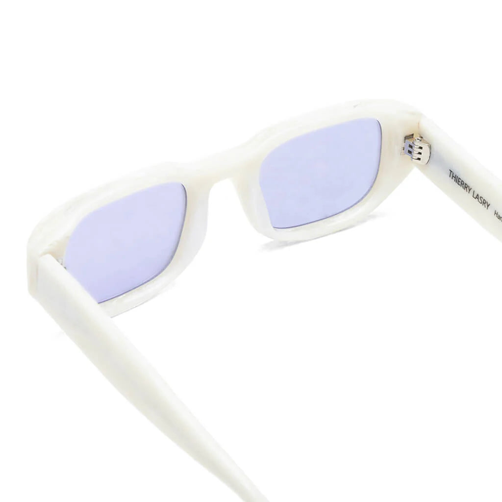 Victimy 079 White LightBlue