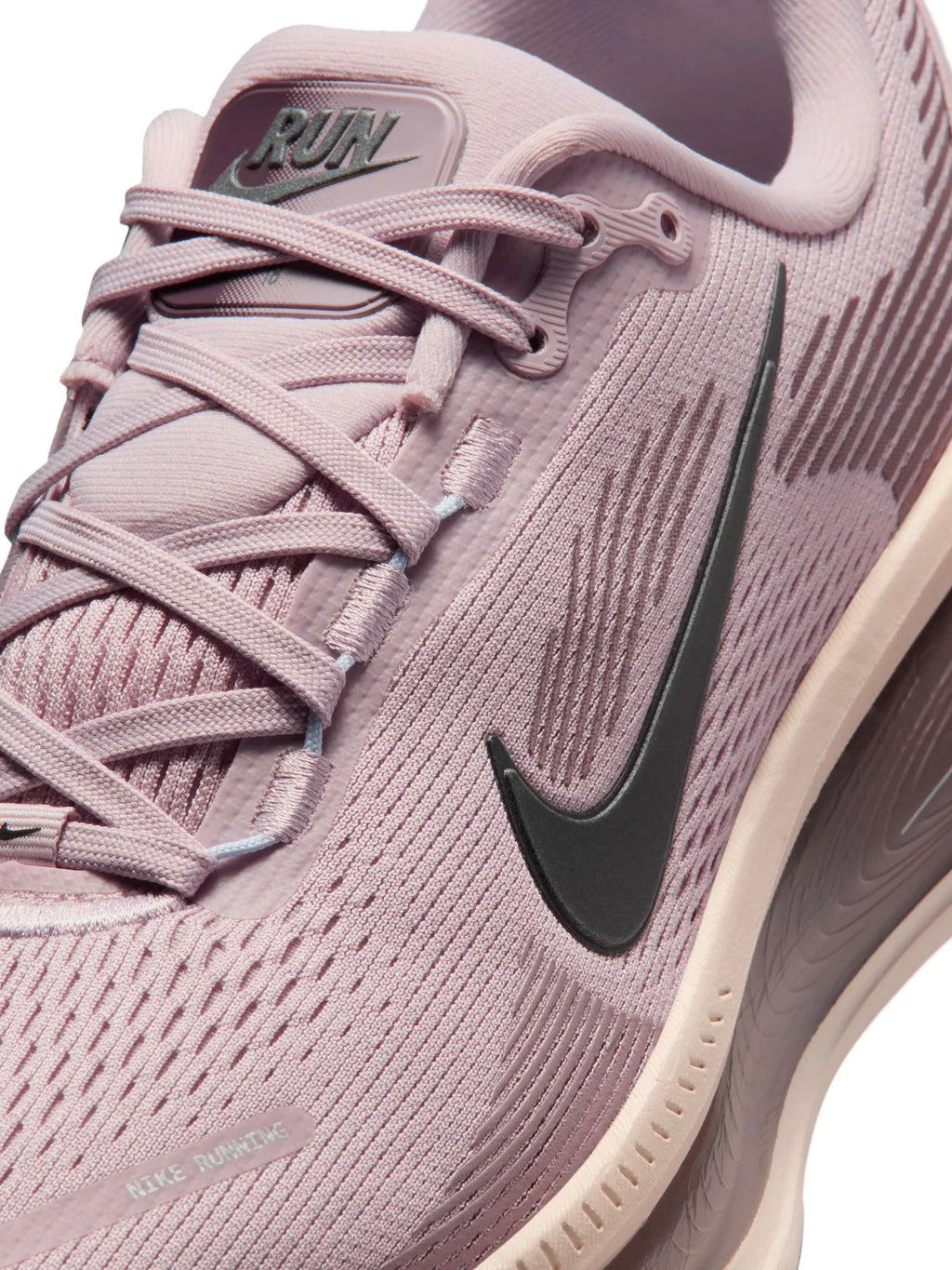 Nike Vomero 18 Womens Shoe
