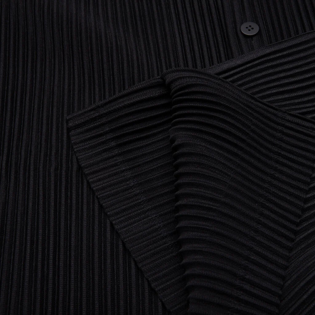 MC April Button Up Black